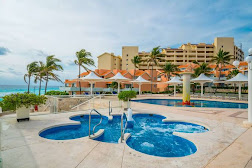 Wyndham Grand Cancun Resort 